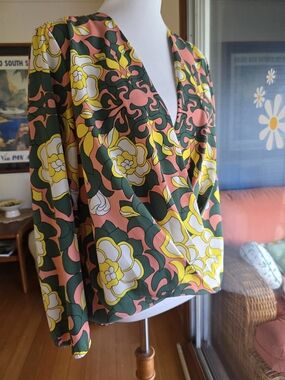 Manuheali'i Hawaiian Blouse - Pink, Yellow & Green HAWAII